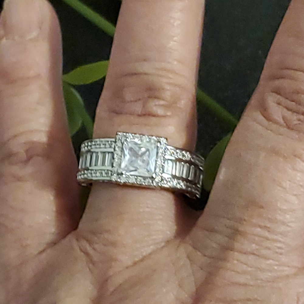 Princess Cut White Sapphire / Cubic Zirconia Ring - Picture 3 of 3